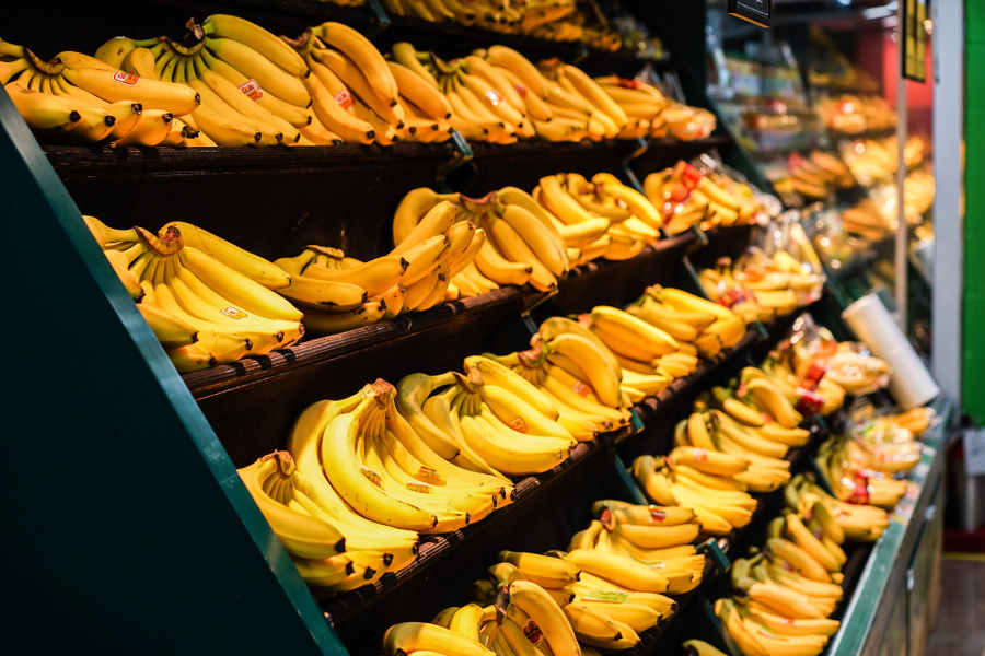 Bananas no supermercado (600x900)