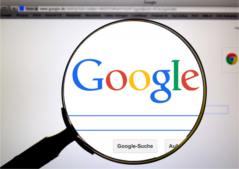 Doentes que se auto-diagnosticam na Internet com prioridade nas urgências